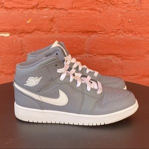 Nike Air Jordan 1 Grey & White Boys sz 5